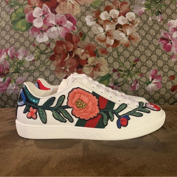 Gucci Ace Sneakers with Floral Embroidery - Picture 10 of 12